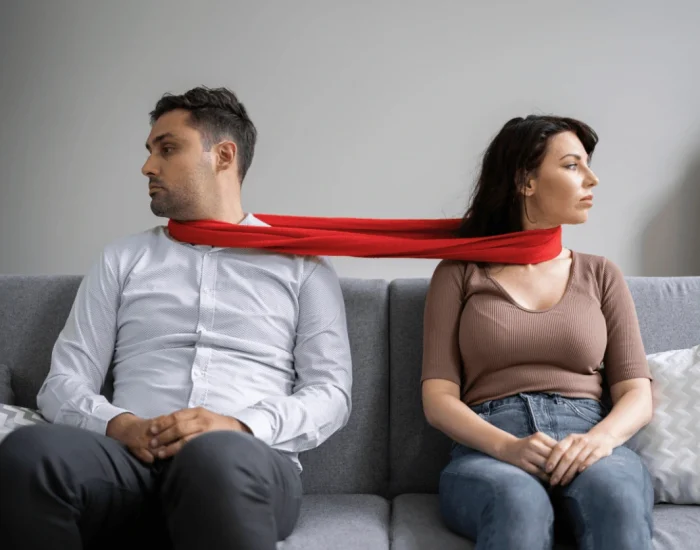 Illustration showing emotional strain caused by a toxic relationship and the importance of recognizing harmful relationship patterns.